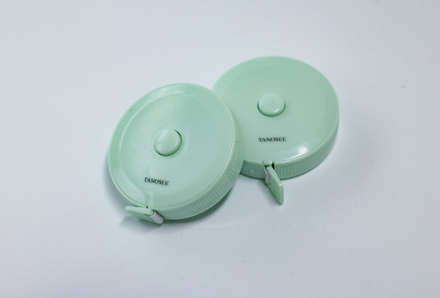 TANOSEE Retractable Soft Measuring Tape - Body Measurement Tool with Dual Scale (Inch/cm) for Sewing & Tailoring